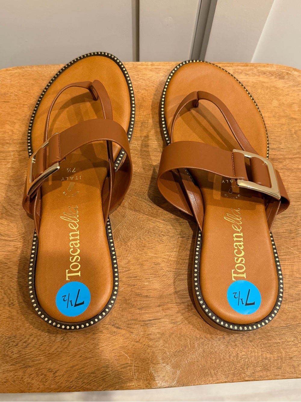 Toscanella Brown Buckle Thong Slide Sandals - Picture 2 of 3